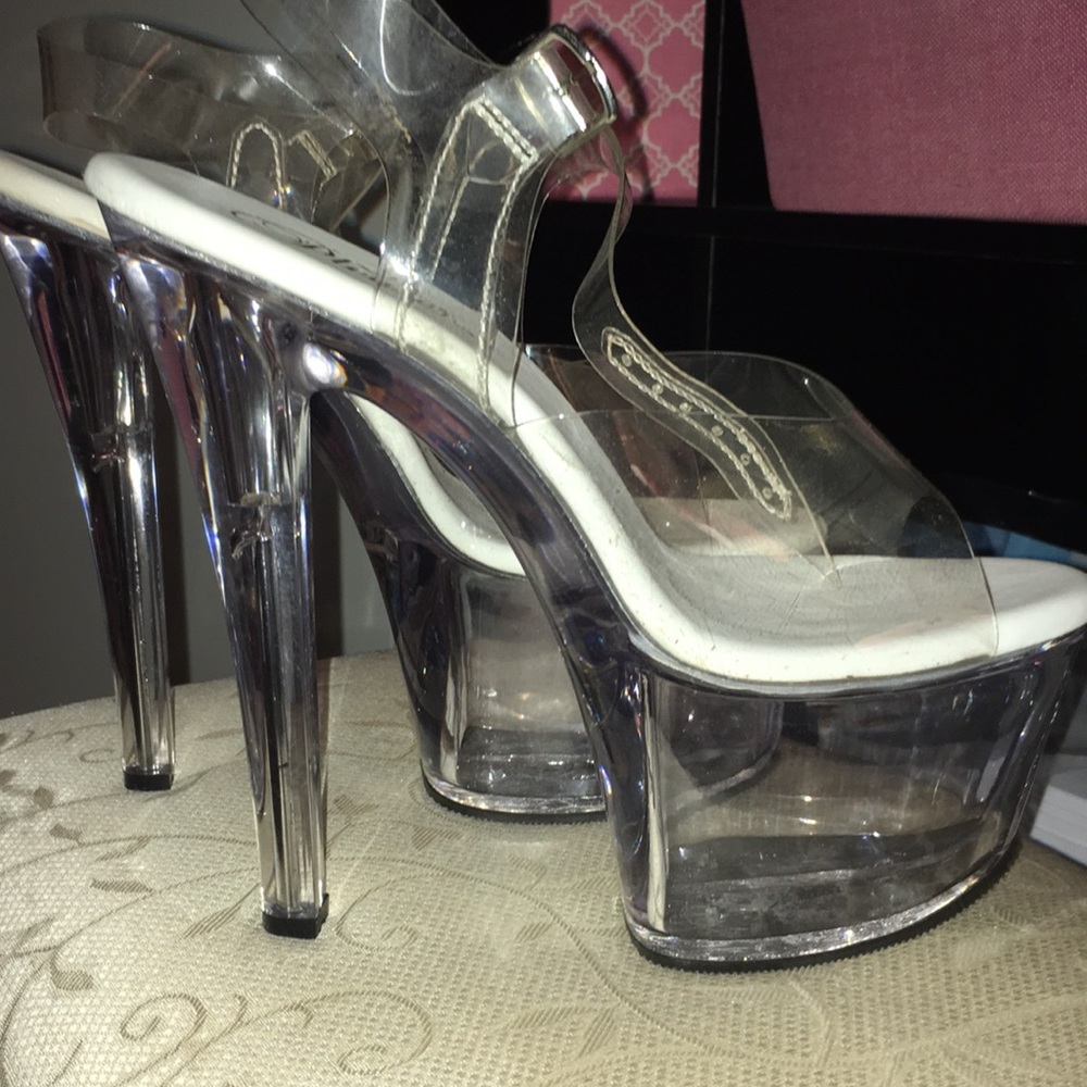 Clear 7 inch Pleasers